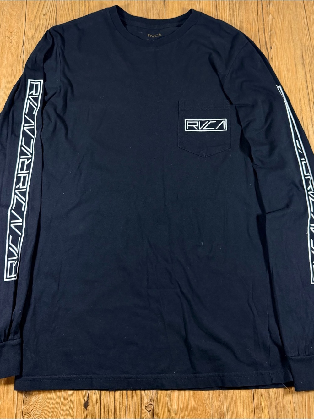 RVCA Men’s Medium Black Long Sleeve T Shirt Logo Graphic Pocket Skate Surf